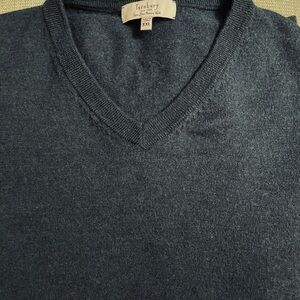 Turnbury extra fine merino wool V neck pullover sweater
